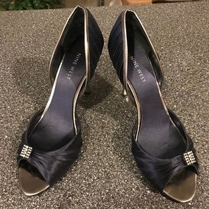 New Nine West Jellzey satin heels - navy blue - 8M